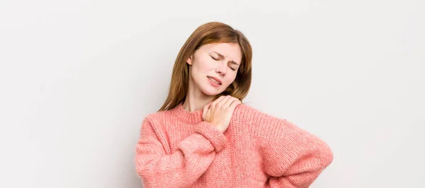 Rött Huvud Vacker Kvinna Känna Sig Trött Stressad Orolig Frustrerad — Stockfoto