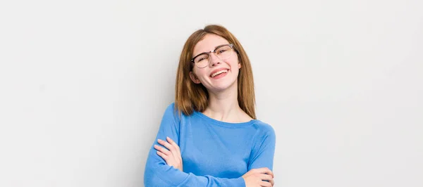 Red Head Pretty Woman Laughing Happily Arms Crossed Relaxed Positive — Stock Photo, Image