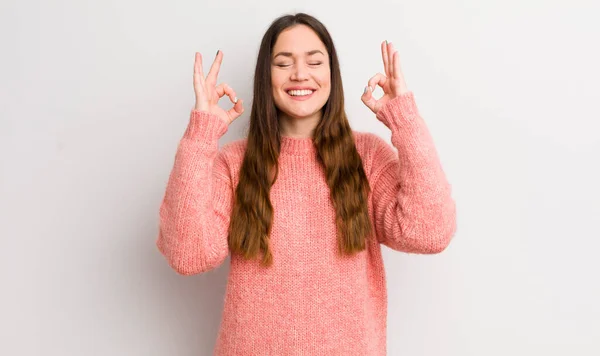 Pretty Caucasian Woman Looking Concentrated Meditating Feeling Satisfied Relaxed Thinking — Stock Photo, Image