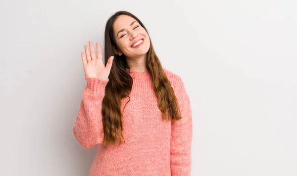 Pretty Caucasian Woman Smiling Happily Cheerfully Waving Hand Welcoming Greeting — Foto Stock