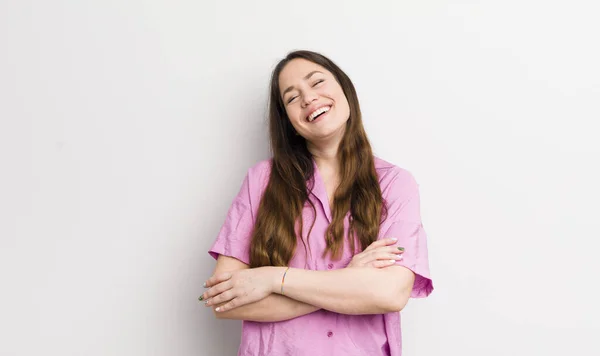 Pretty Caucasian Woman Laughing Happily Arms Crossed Relaxed Positive Satisfied — Foto Stock