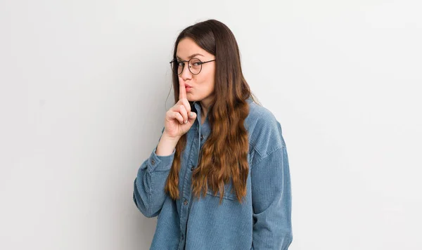 Pretty Caucasian Woman Asking Silence Quiet Gesturing Finger Front Mouth — Fotografia de Stock