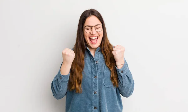 Pretty Caucasian Woman Shouting Triumphantly Laughing Feeling Happy Excited While — стоковое фото