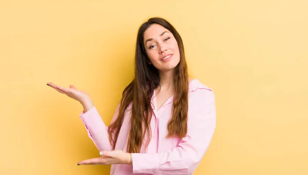 Pretty Caucasian Woman Smiling Proudly Confidently Feeling Happy Satisfied Showing — Stockfoto