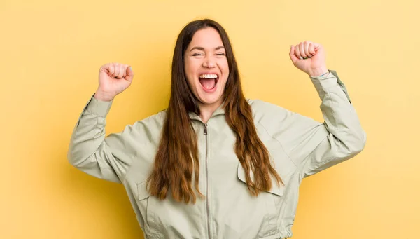 Pretty Caucasian Woman Looking Extremely Happy Surprised Celebrating Success Shouting — 스톡 사진
