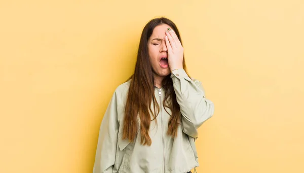 Pretty Caucasian Woman Looking Sleepy Bored Yawning Headache One Hand — Fotografia de Stock