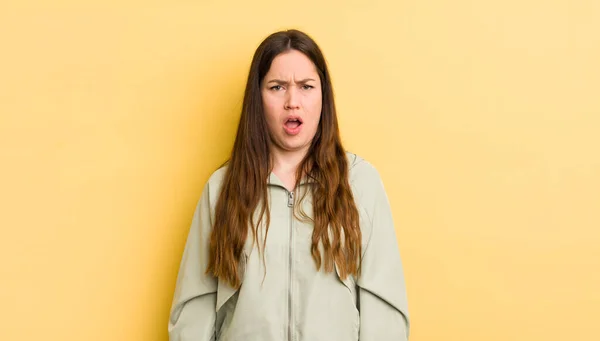 Pretty Caucasian Woman Looking Shocked Angry Annoyed Disappointed Open Mouthed — Fotografia de Stock