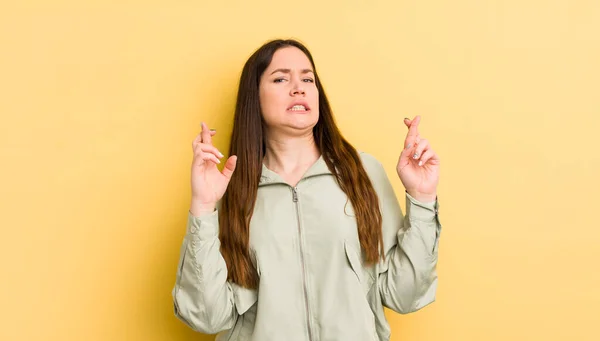 Pretty Caucasian Woman Crossing Fingers Anxiously Hoping Good Luck Worried — Stockfoto