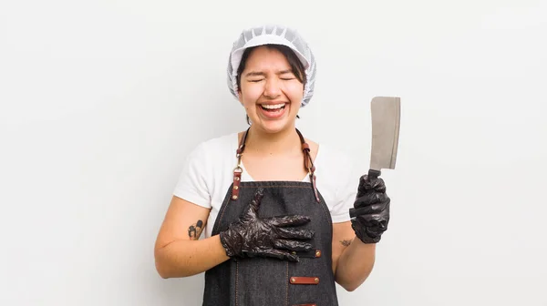Pretty Hispanic Girl Laughing Out Loud Some Hilarious Joke Butcher — Stock Photo, Image