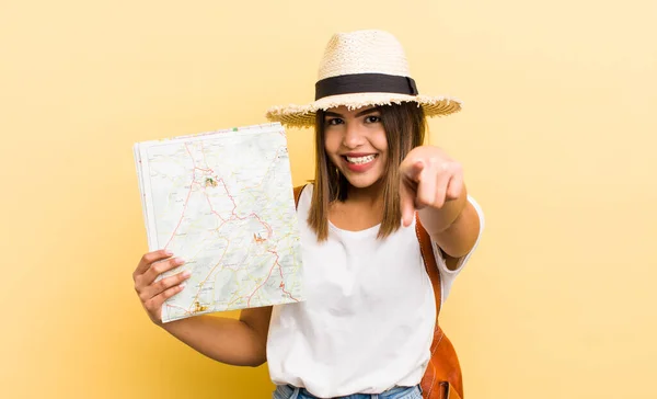 Een Mooi Latijns Meisje Dat Naar Camera Wijst Jou Kiest — Stockfoto