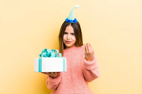 Een Mooie Spaanse Meid Die Capice Maakt Geld Gebaart Die — Stockfoto