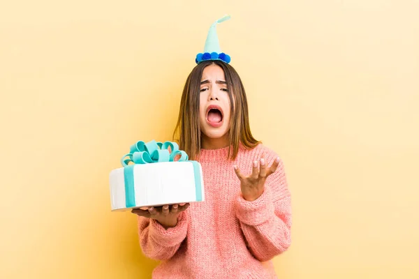 Menina Bastante Hispânica Olhar Desesperado Frustrado Estressado Conceito Aniversário — Fotografia de Stock