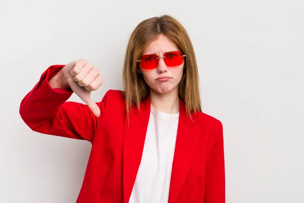 Redhead Pretty Girl Feeling Cross Showing Thumbs — Stock Photo, Image