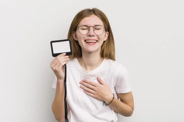 Pelirroja Chica Bonita Riendo Voz Alta Algún Chiste Hilarante Concepto —  Fotos de Stock