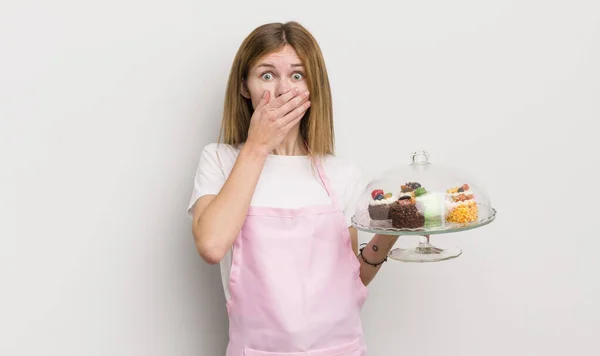 Redhead Pretty Girl Covering Mouth Hands Shocked Home Made Cakes — Stock Photo, Image