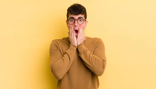 Young Handsome Man Feeling Shocked Scared Looking Terrified Open Mouth — Stock Photo, Image