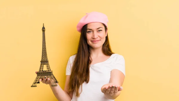 Young Pretty Woman Smiling Happily Friendly Offering Showing Concept Paris — Stock Photo, Image