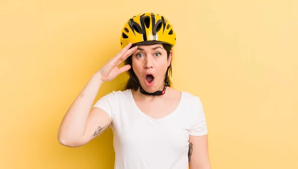 Young Pretty Woman Looking Happy Astonished Surprised Bike Helmet Concept — Stockfoto