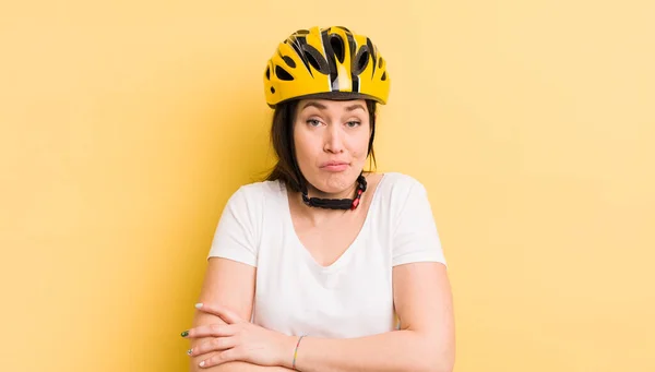 Young Pretty Woman Shrugging Feeling Confused Uncertain Bike Helmet Concept — Zdjęcie stockowe