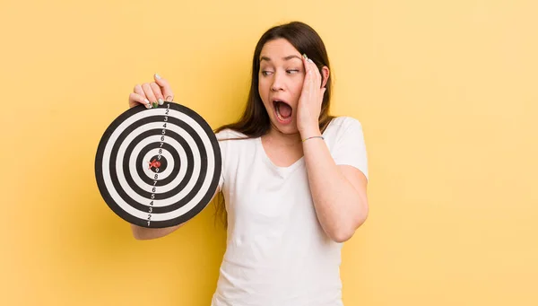 Jong Mooi Vrouw Gevoel Gelukkig Opgewonden Verrast — Stockfoto