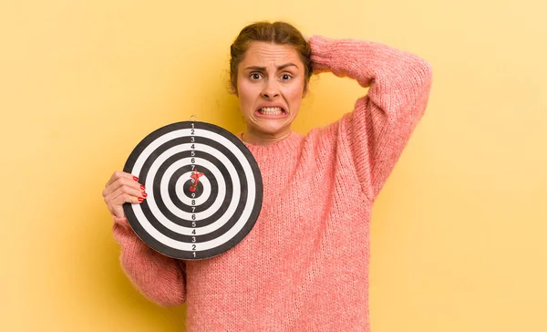 Ung Vacker Kvinna Känner Sig Stressad Orolig Eller Rädd Med — Stockfoto