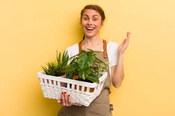 Young Pretty Woman Feeling Happy Surprised Realizing Solution Idea Plants — Stock Photo, Image