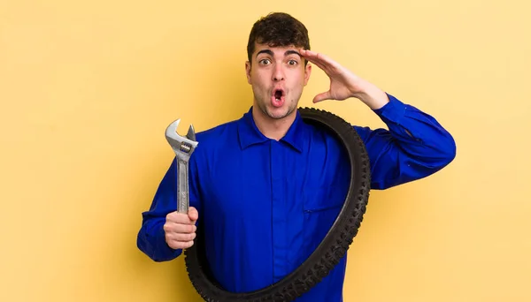 Young Handsome Man Looking Happy Astonished Surprised Bike Repairman Concept — Stock Photo, Image