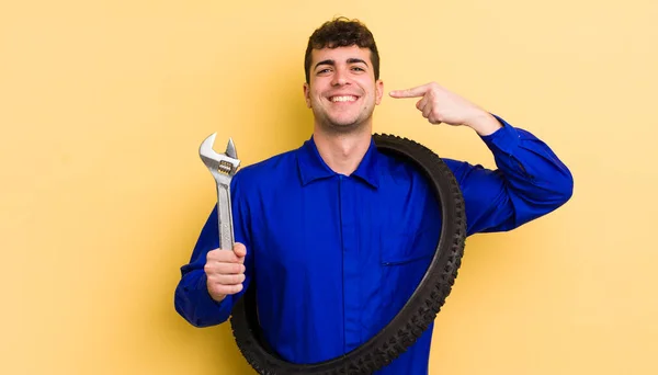 Young Handsome Man Smiling Confidently Pointing Own Broad Smile Bike — Stock Photo, Image