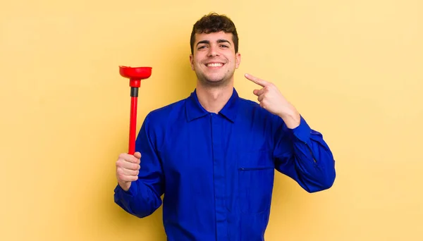 Young Handsome Man Smiling Confidently Pointing Own Broad Smile Plumber — Stock Photo, Image
