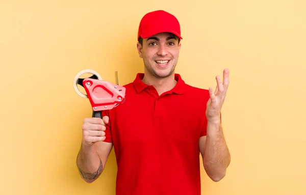 Young Handsome Man Feeling Happy Surprised Realizing Solution Idea Packer — Stock Photo, Image