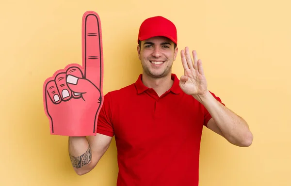 Joven Hombre Guapo Sonriendo Buscando Amigable Mostrando Número Cuatro Concepto — Foto de Stock