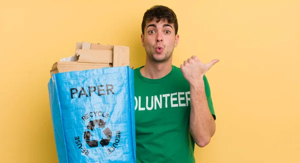 Young Handsome Man Looking Astonished Disbelief — Stock Photo, Image