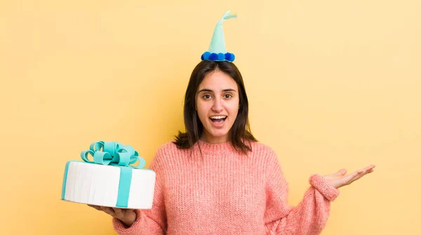 Young Hispanic Woman Feeling Happy Astonished Something Unbelievable Birthday Concept — Stock Photo, Image