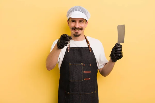 君を選んでカメラを向ける男だ 肉屋のコンセプト — ストック写真