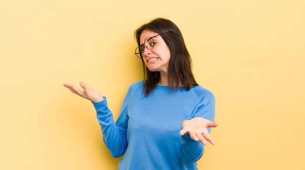 Young Hispanic Woman Shrugging Dumb Crazy Confused Puzzled Expression Feeling — Stok fotoğraf