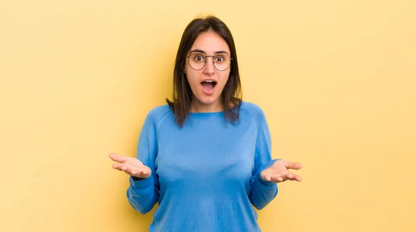 Young Hispanic Woman Feeling Extremely Shocked Surprised Anxious Panicking Stressed — Stock Photo, Image