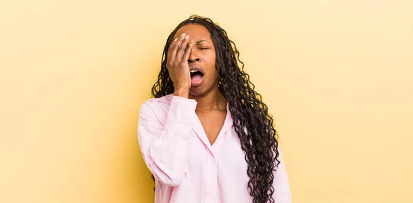 Black Pretty Woman Looking Sleepy Bored Yawning Headache One Hand — Stock Photo, Image