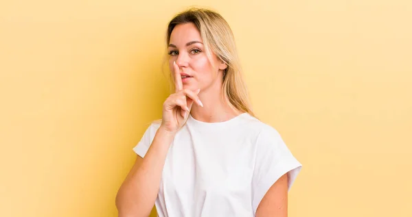 Blonde Caucasian Woman Asking Silence Quiet Gesturing Finger Front Mouth — Stockfoto
