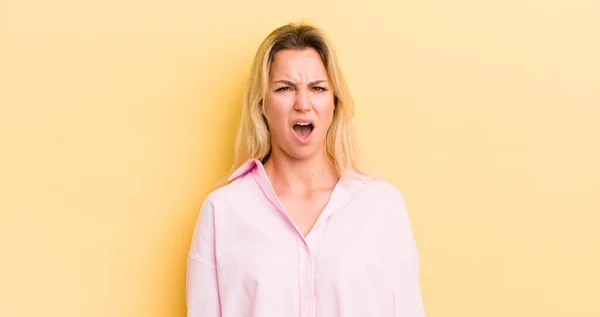 Blonde Caucasian Woman Looking Shocked Angry Annoyed Disappointed Open Mouthed — Stockfoto