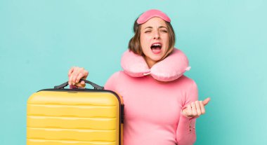 Güzel kadın umutsuz, hayal kırıklığına uğramış ve stresli görünüyor.