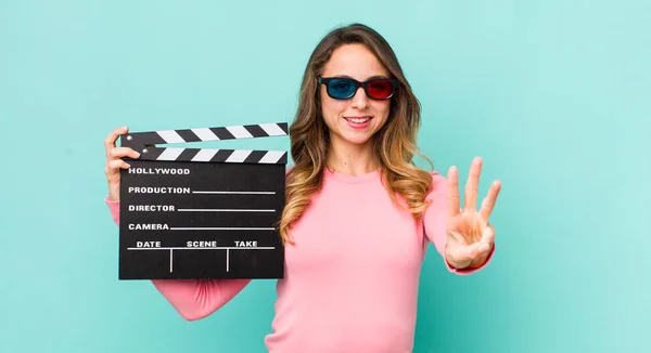 Bonita Mulher Sorrindo Olhando Amigável Mostrando Número Três — Fotografia de Stock