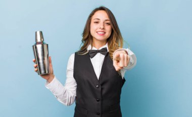 Güzel bir kadın kamerayı işaret ederek seni seçiyor.