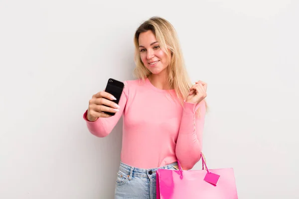 Junge Hübsche Frau Shopping Konzept — Stockfoto