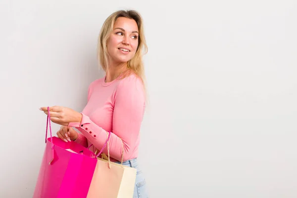 Jovem Bonito Mulher Compras Conceito — Fotografia de Stock