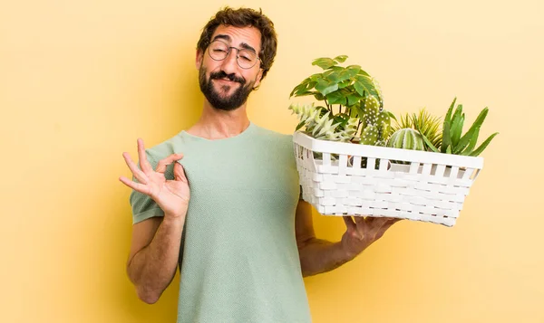 Jeune Homme Fou Avec Des Plantes — Photo