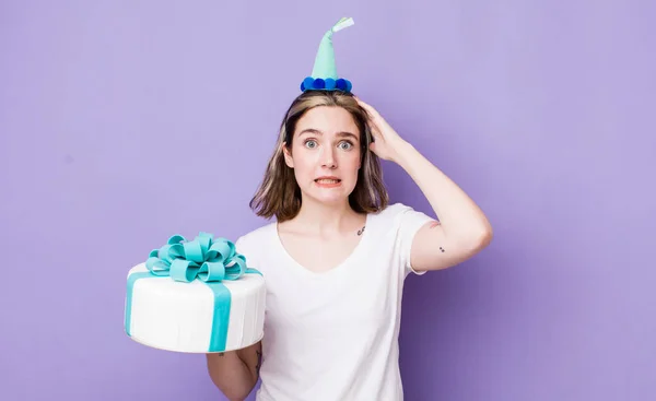 Vrij Blanke Vrouw Voelt Zich Gestrest Angstig Bang Met Handen — Stockfoto