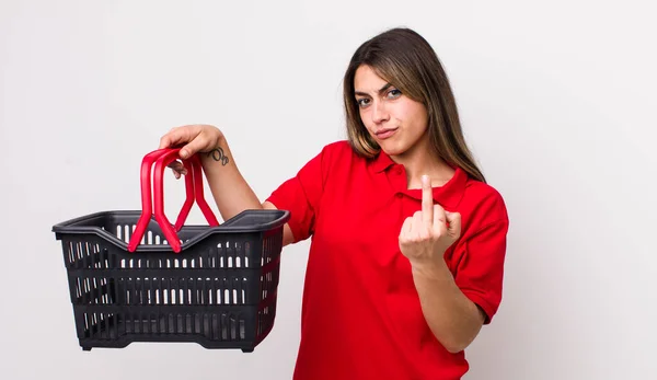Oldukça Spanyol Bir Kadın Kızgın Sinirli Asi Agresif Hissediyor Boş — Stok fotoğraf