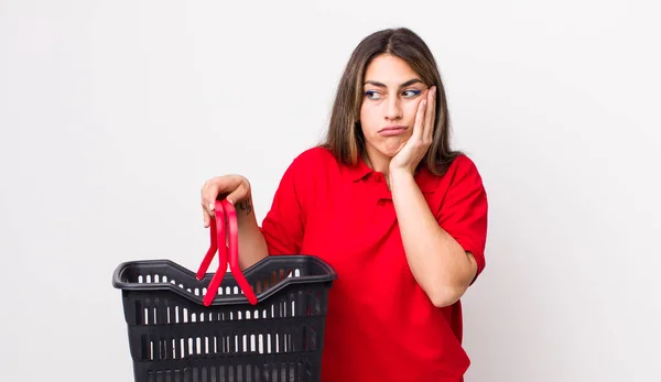 Bella Donna Ispanica Sente Annoiato Frustrato Assonnato Dopo Una Noiosa — Foto Stock