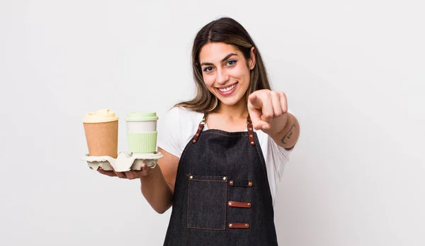 Mulher Hispânica Apontar Para Câmara Escolher Tirar Conceito Café — Fotografia de Stock