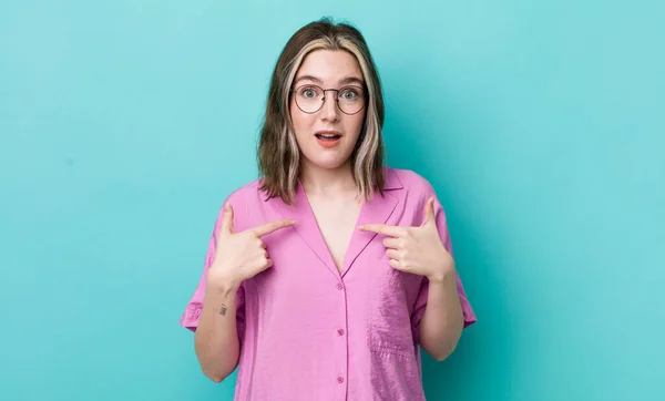 Pretty Caucasian Woman Feeling Happy Surprised Proud Pointing Self Excited — Stockfoto